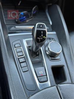 بی ئێم دەبڵیو X6